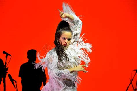 Het Rosalía Conquista Amsterdam Concert: Een Kaleidoscoop van Flamenco en Futurisme